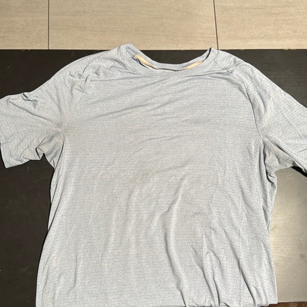 Lululemon t shirt